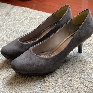 USA 9 Cloudwalkers Gray Suede Pumps Made in Brazil